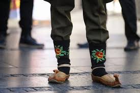 Opanci i narodna nošnja (Simulacija)